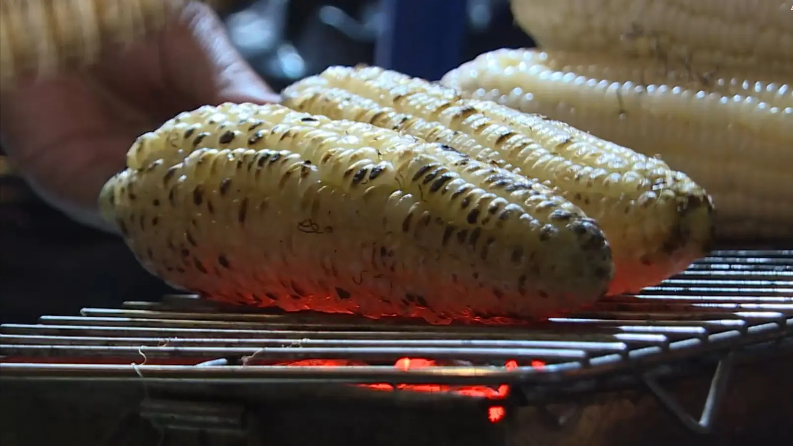 Ăn vặt đầu đông, trải nghiệm hương vị mùa lạnh